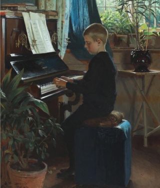 Frants Peter Diderik‏ Henningsen, Interiør med en ung dreng, der spiller klaver, 1898. Ejer ubekendt. Foto © Bruun Rasmussen Kunstauktioner